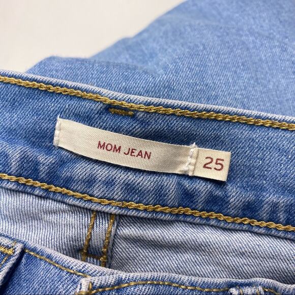 Levi’s High Waist Tapered Distressed Mom Jeans 25 - Picture 5 of 10